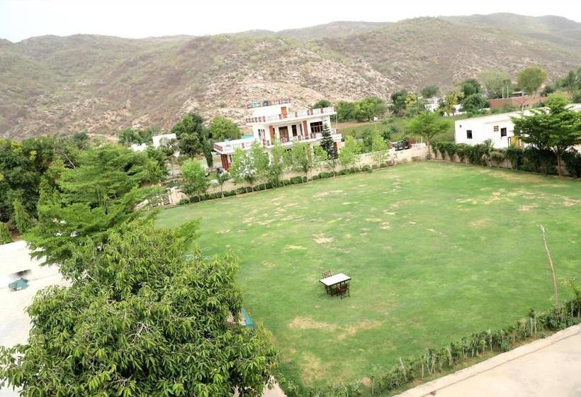Отель Aravali Hills Resort