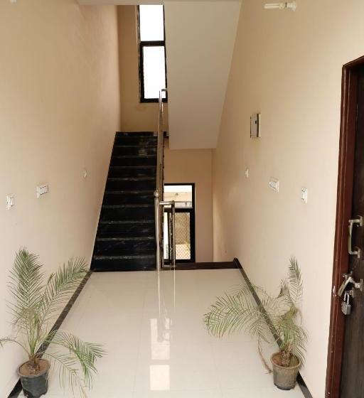 Отель Aravali Hills Resort