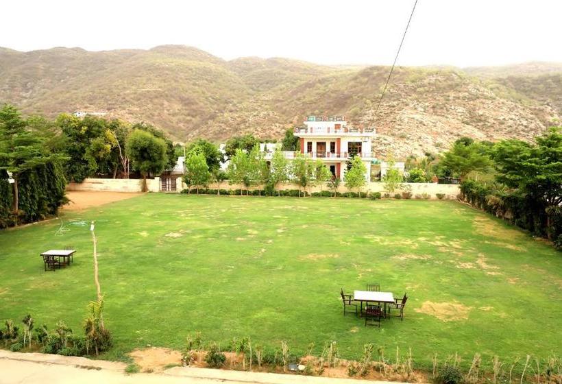 Отель Aravali Hills Resort