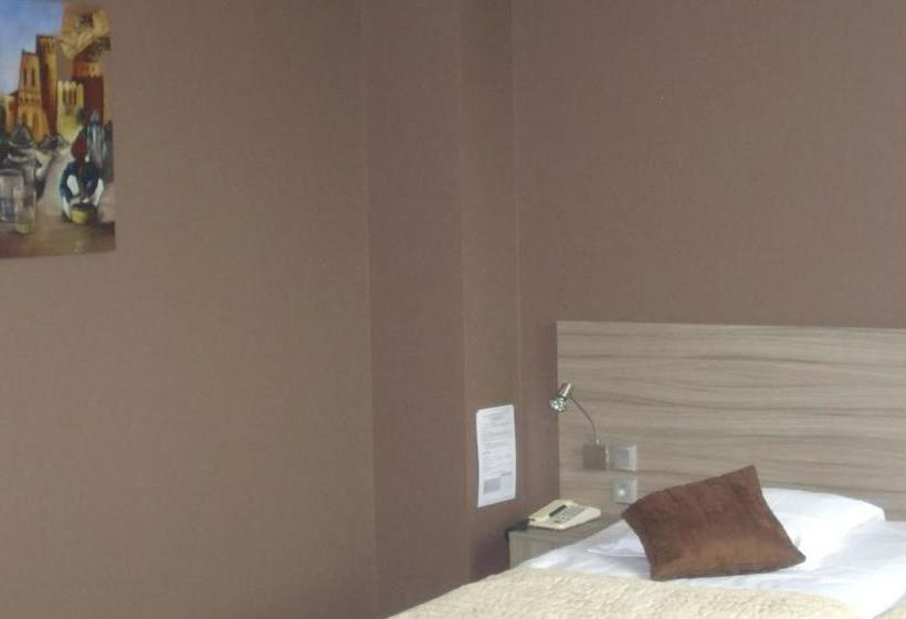 فندق Auberge Du Vieux Chateau