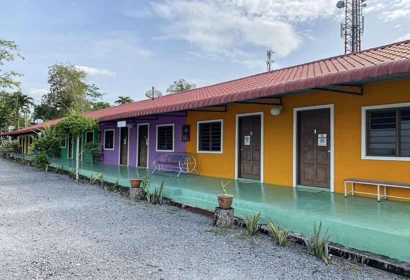 فندق Capital O 90168 Serambi Pelangi Chalet