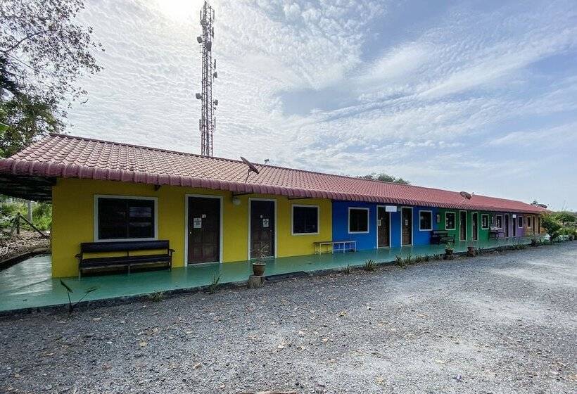 فندق Capital O 90168 Serambi Pelangi Chalet