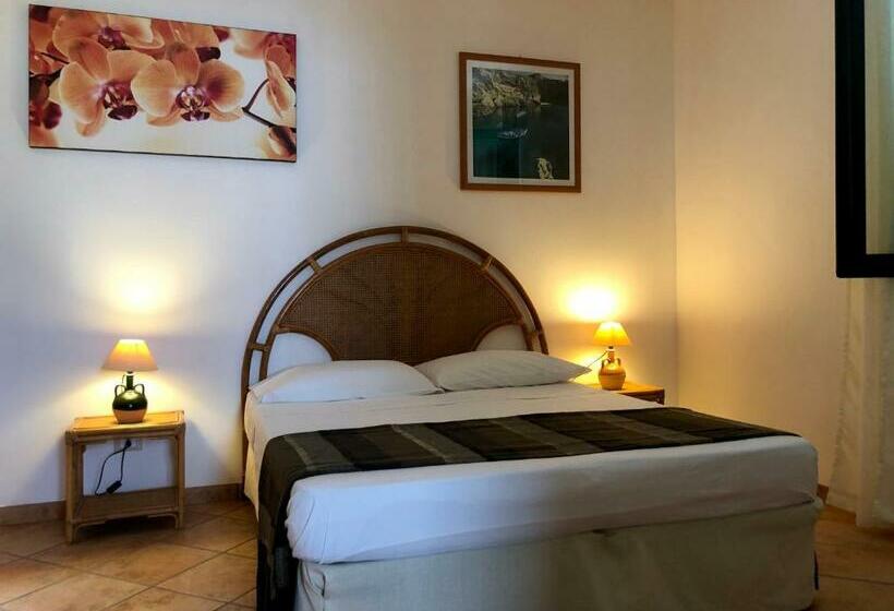 فندق Casale Calavita