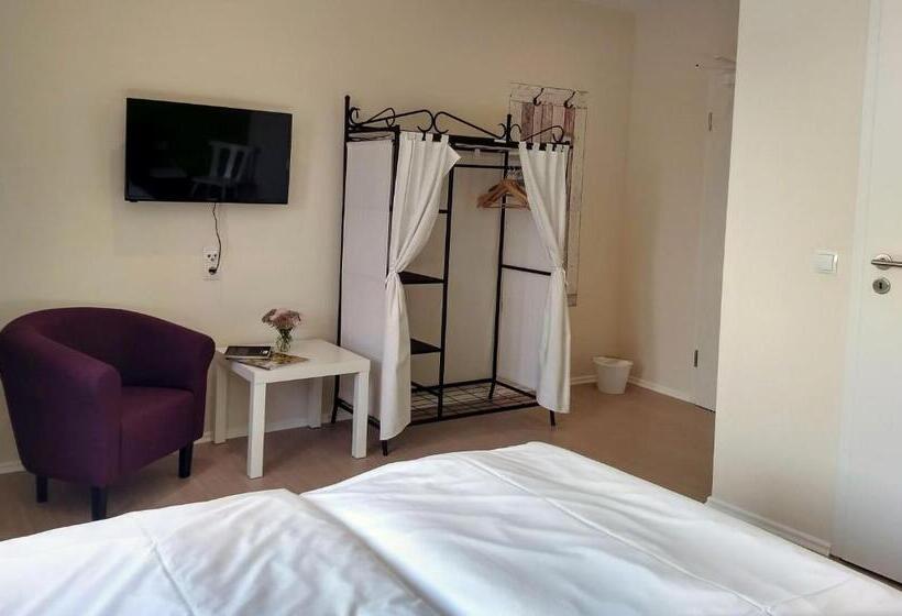 בית מלון כפרי Das Gartenhaus