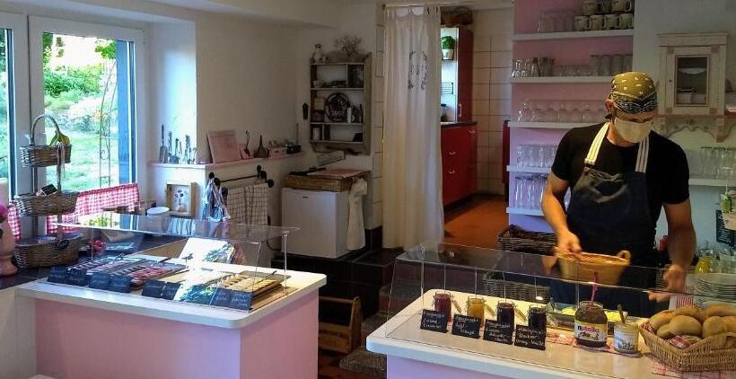 בית מלון כפרי Das Gartenhaus