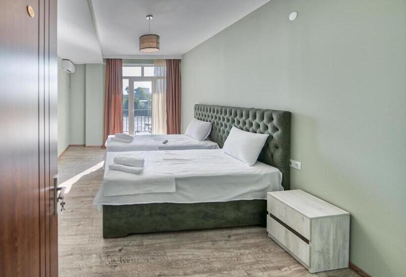 Hotel Four Seasons Riverside