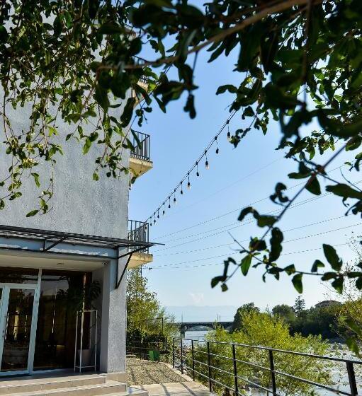 Hotel Four Seasons Riverside