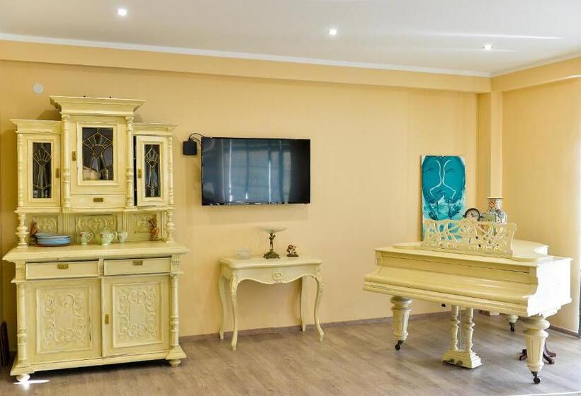 Hotel Four Seasons Riverside