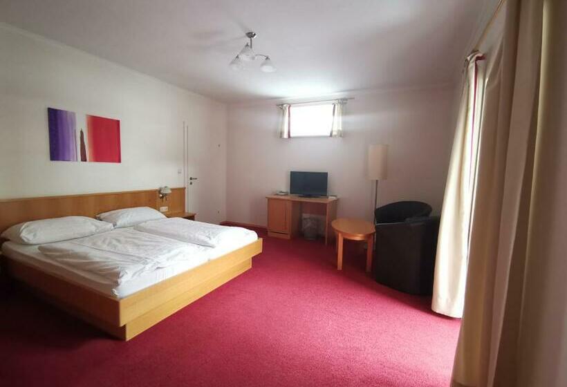 בית מלון כפרי Gasthof Zum Hirschen