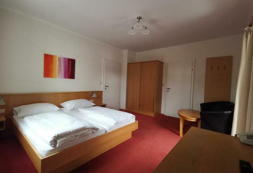 בית מלון כפרי Gasthof Zum Hirschen