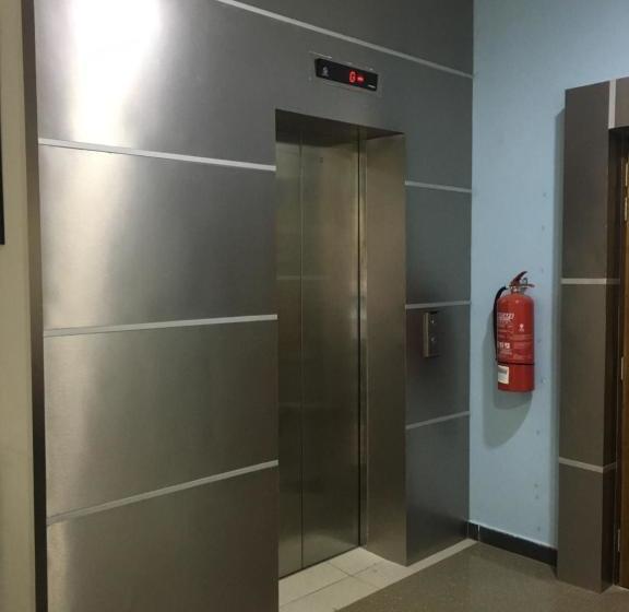 酒店 Grand Business