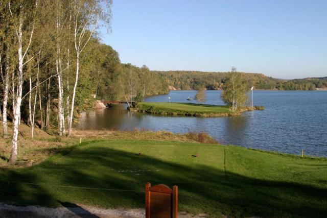 בית מלון כפרי Greensgate Golf And Leisure Resort