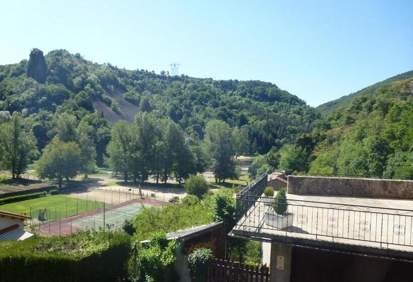 Отель Hôtel Restaurant Le Pain De Sucre