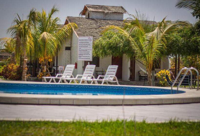 هتل La Choza Bungalows