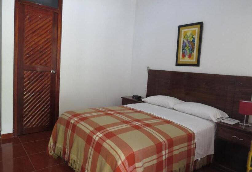 هتل La Choza Bungalows