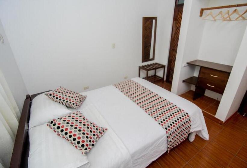 هتل La Choza Bungalows