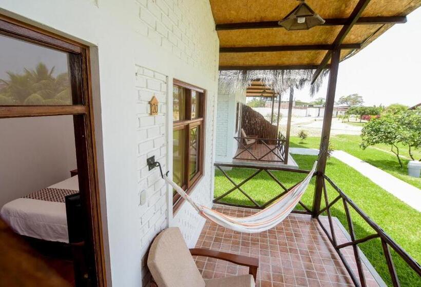 هتل La Choza Bungalows