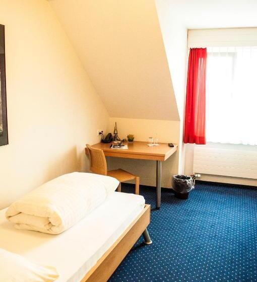 בית מלון כפרי Landgasthof Lowen