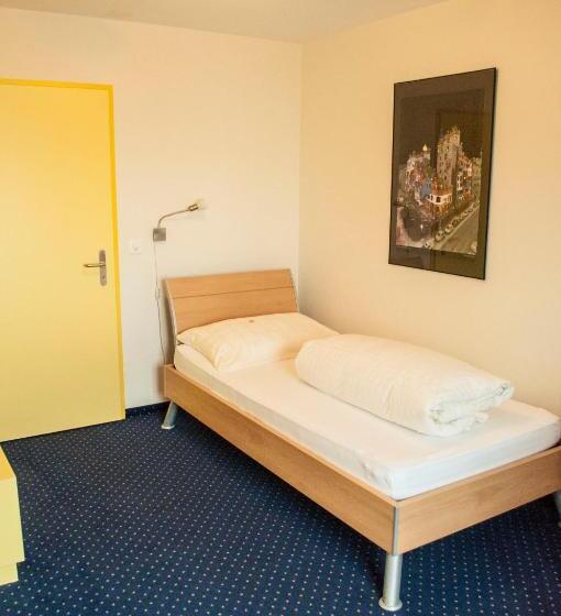 בית מלון כפרי Landgasthof Lowen