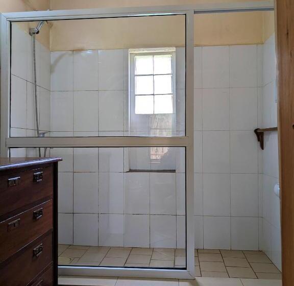 בית מלון כפרי Lawns