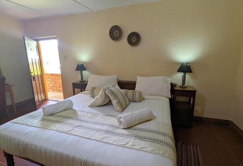 בית מלון כפרי Lawns