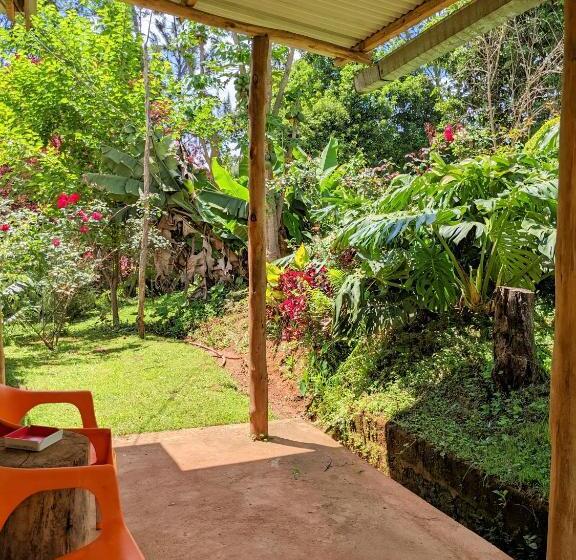 בית מלון כפרי Lawns