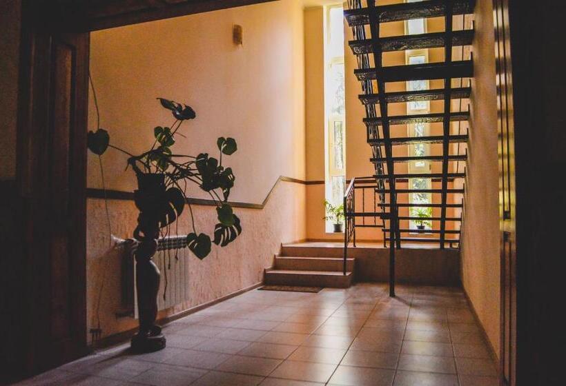 Отель Lisova Perlina