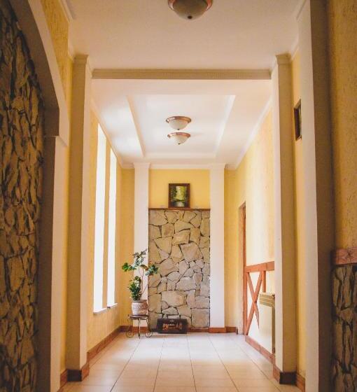 Отель Lisova Perlina