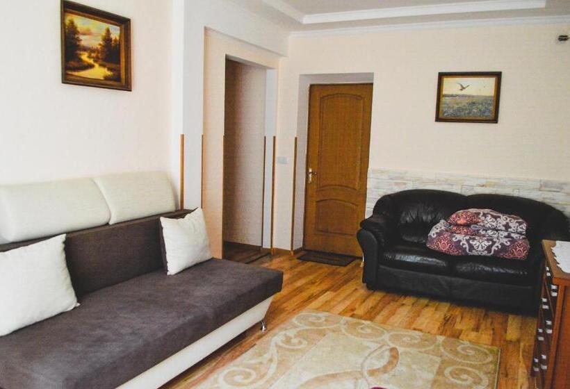 Отель Lisova Perlina