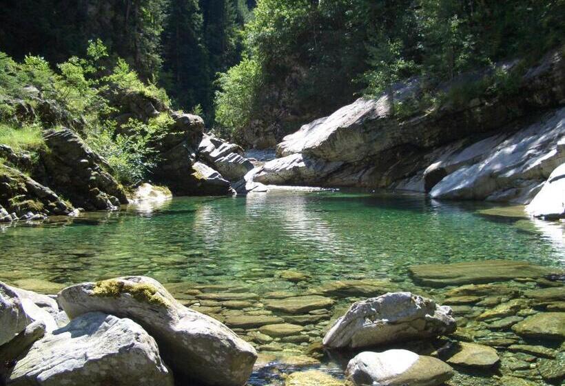 فندق Palazzo Gamboni Swiss Historic