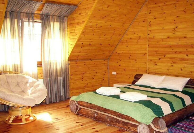 ホテル Pershyi Kordon Tourist Complex