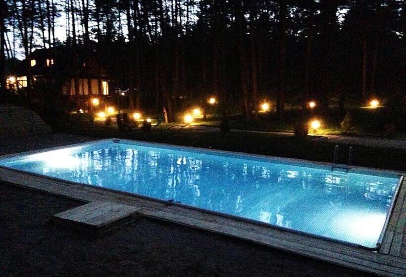 ホテル Pershyi Kordon Tourist Complex