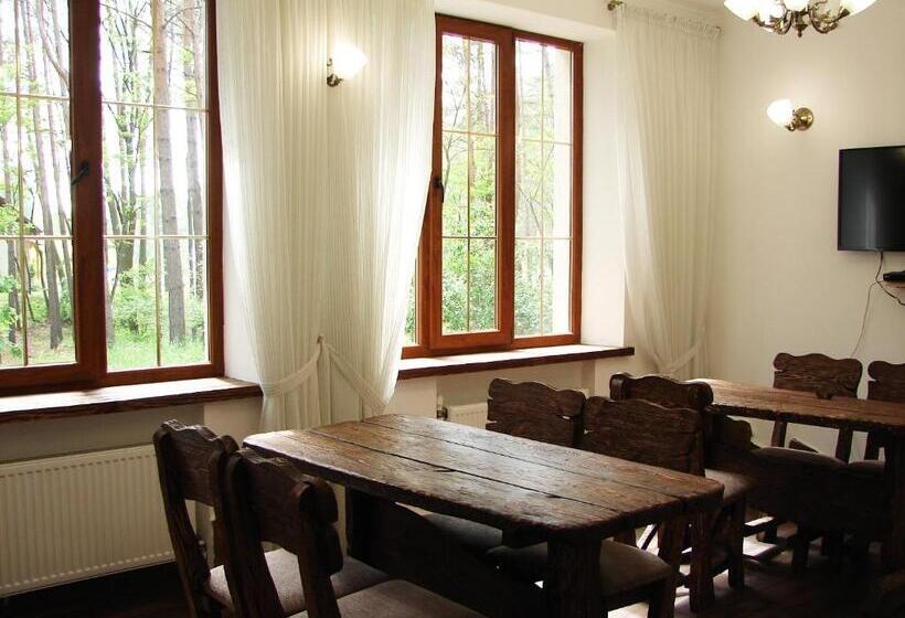 ホテル Pershyi Kordon Tourist Complex