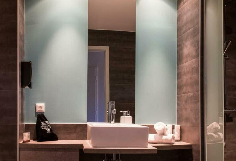 Отель Saint Hubert