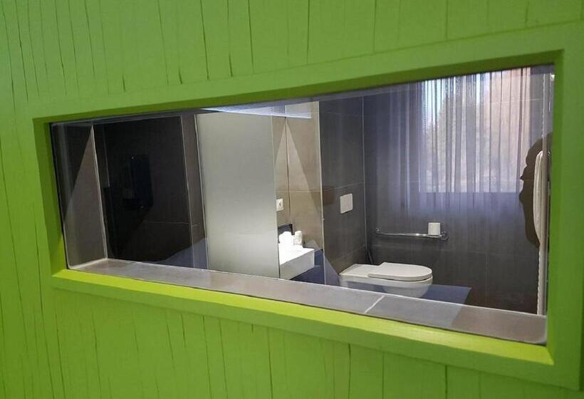 Отель Saint Hubert