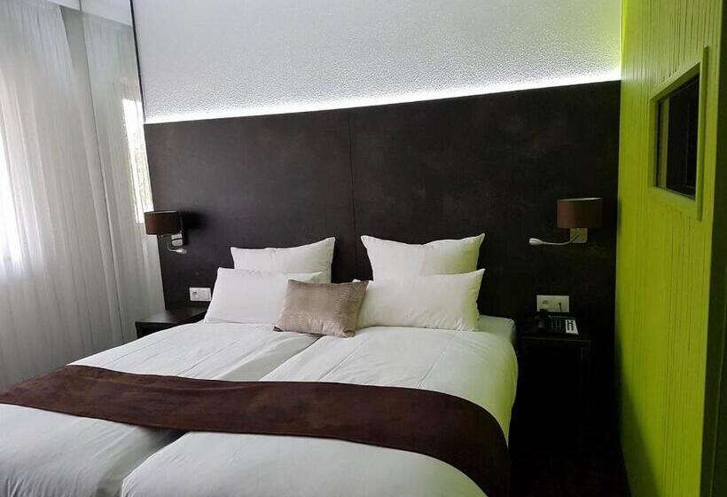 Отель Saint Hubert