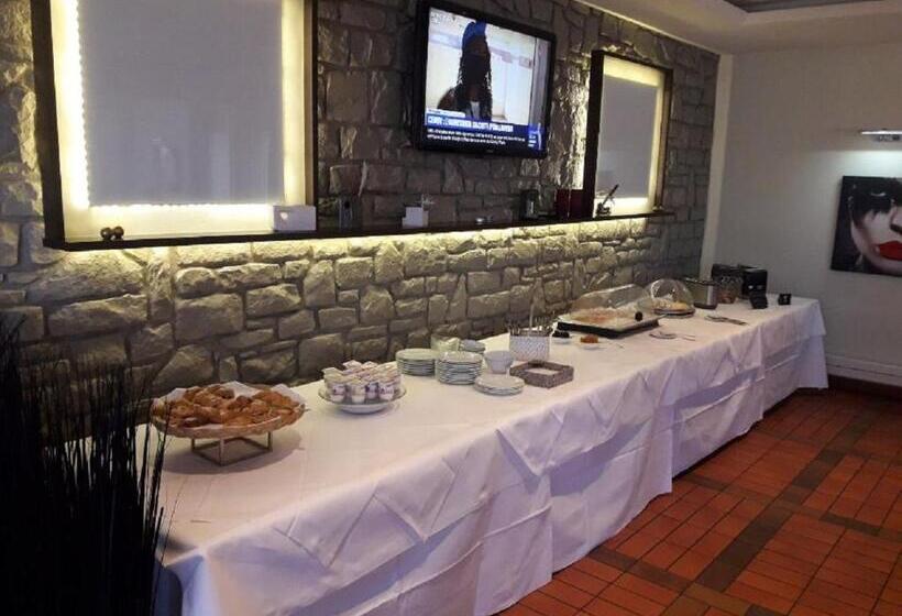 Отель Saint Hubert