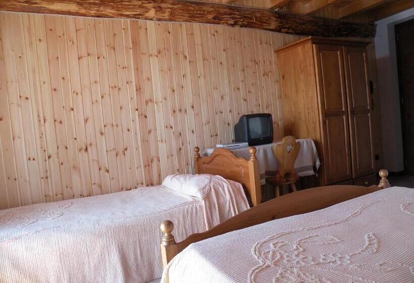 בית מלון כפרי Tamola