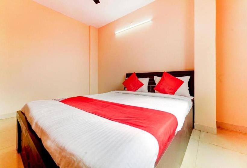 ホテル Vaccinated Staff  Oyo Pun1380  Kohinoor Nx