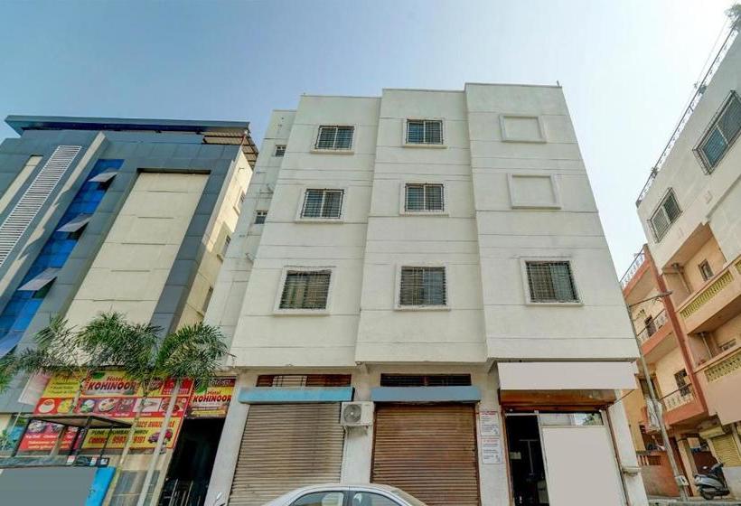 ホテル Vaccinated Staff  Oyo Pun1380  Kohinoor Nx