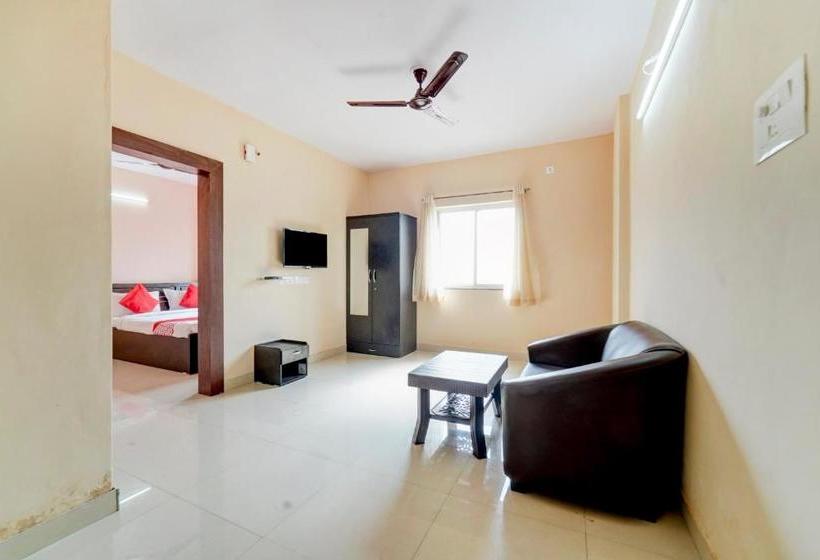 ホテル Vaccinated Staff  Oyo Pun1380  Kohinoor Nx