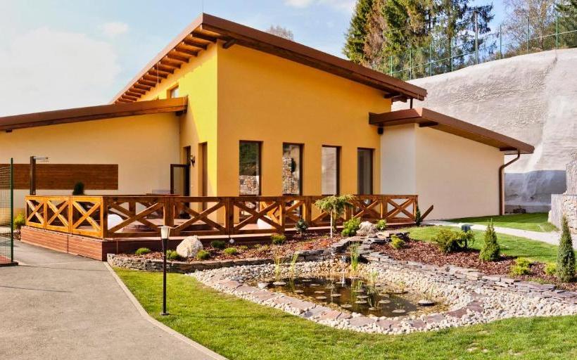 בית מלון כפרי & Wellness Lesanka