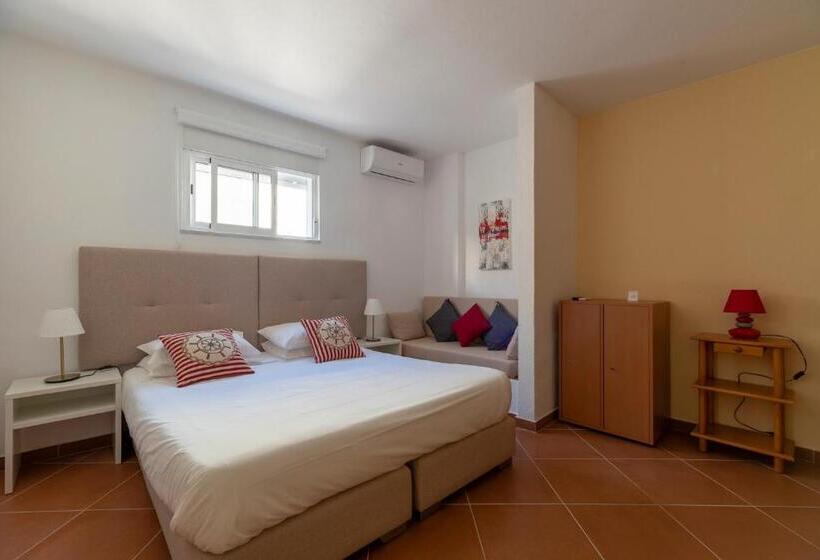 Manta Guest   Bed & Breakfast