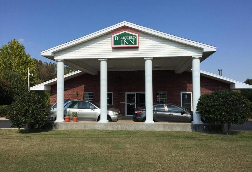 فندق على الطريق Deerfield Inn