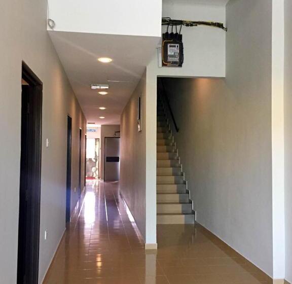 فندق على الطريق Lunas Homestay By Yolodge