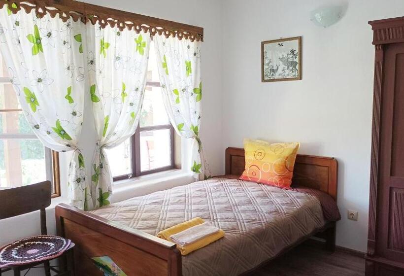 פנסיון Babinata Kashta Srebarna