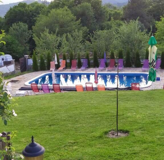 פנסיון Bachvarovi Villas