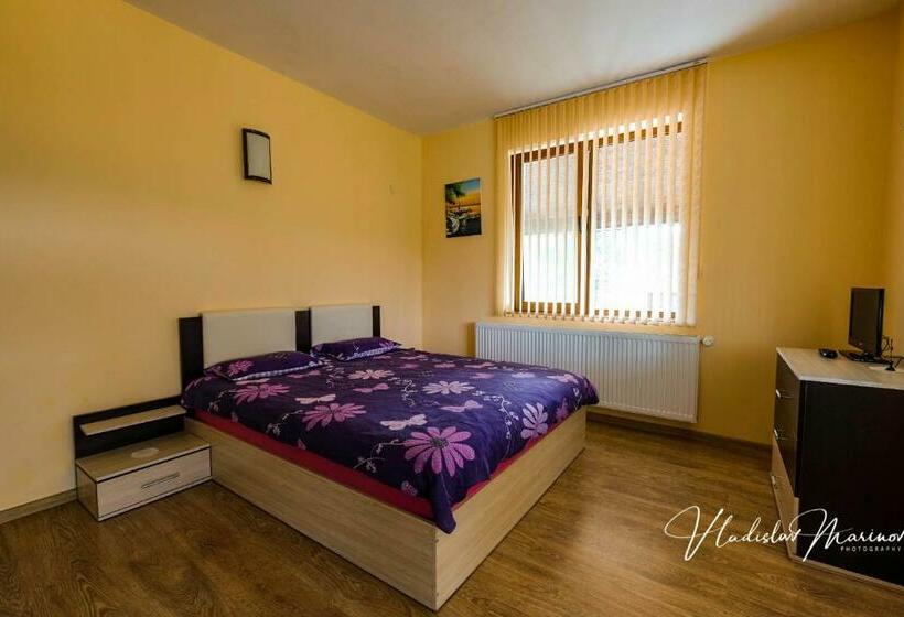 פנסיון Bachvarovi Villas