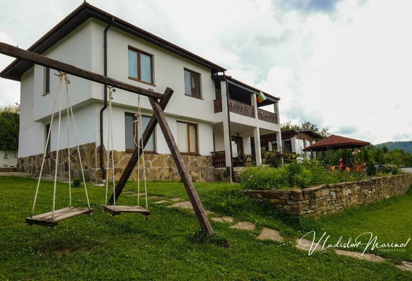 פנסיון Bachvarovi Villas