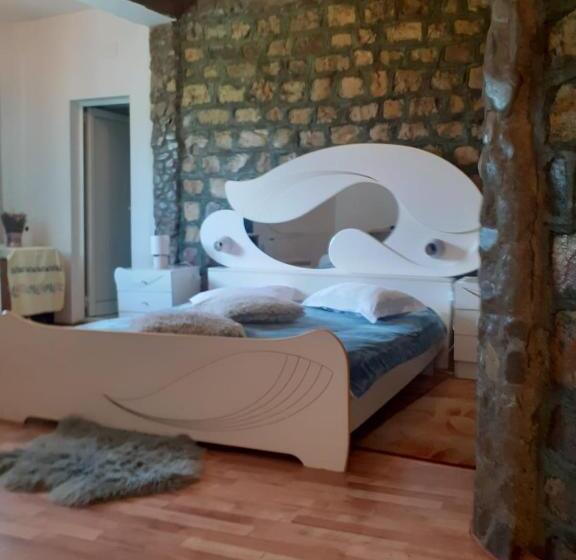 פנסיון Barlogul Ursilor Lepsa